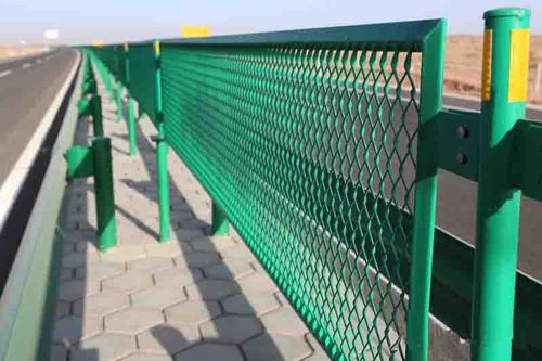 高速交通設施防眩網設計方案工程預算——以勾花網為例